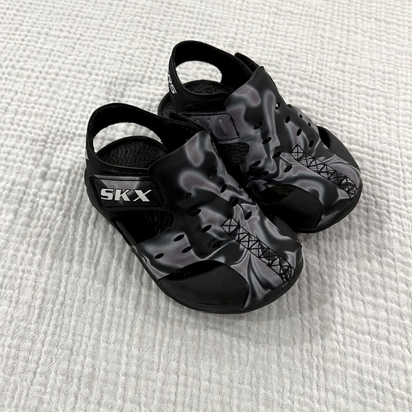Skechers Baby Shoe - Picture 2 of 4